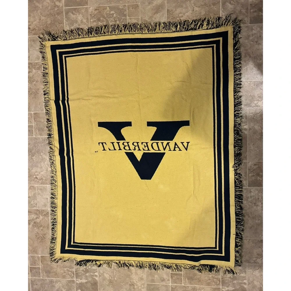 Vintage Vanderbilt University Tapestry Throw Blanket Navy Gold Collegiate T-320